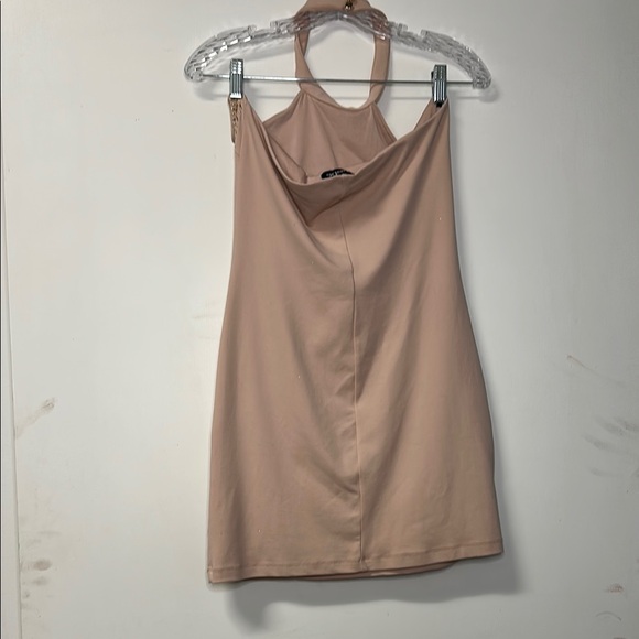 Elegant Beige Halter Dress - Picture 5 of 10